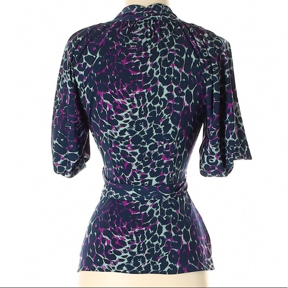 BCBGMAXAZRIA Wrap Stretchy Blouse. Attached Belt. (Poly/Spandex). EUC - Picture 2 of 6